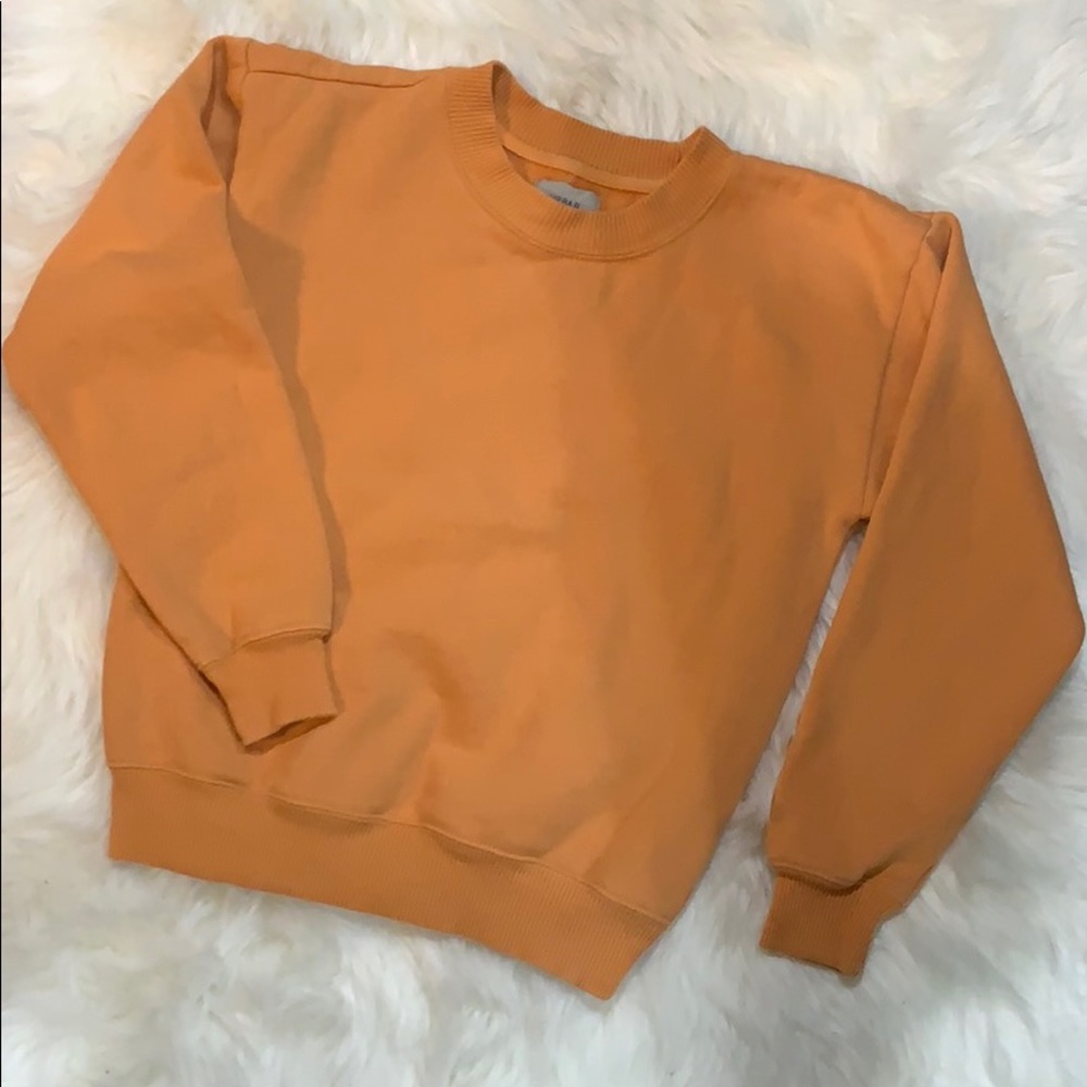 URBAN OUTFITTERS CREWNECK SIZE XS ONLY WORN ONCE!